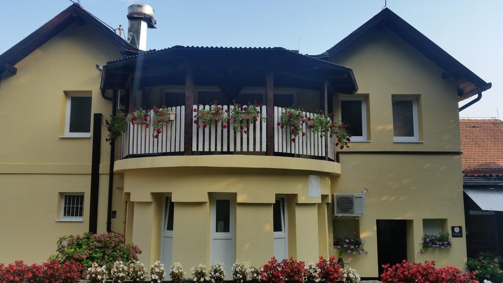 Guest House Grgin Dol Pozega Exterior foto