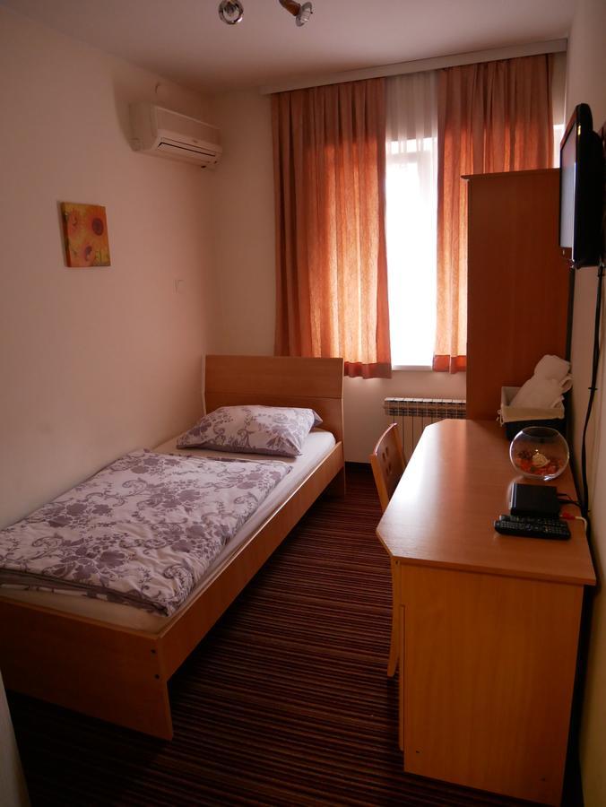 Guest House Grgin Dol Pozega Exterior foto