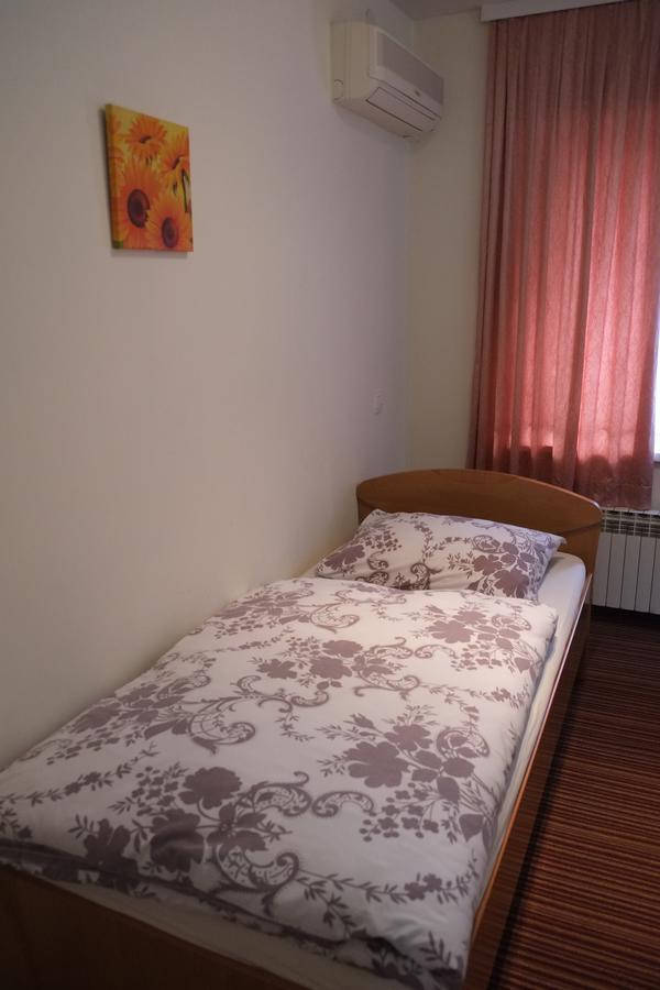 Guest House Grgin Dol Pozega Exterior foto